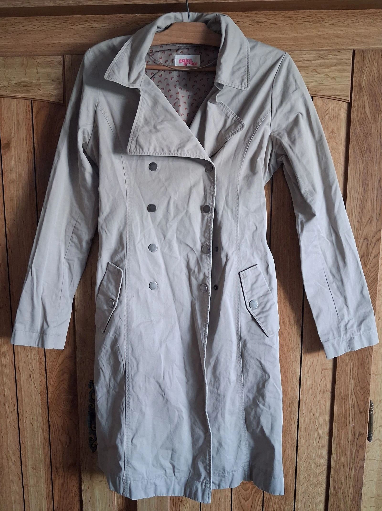 trench-coat beige